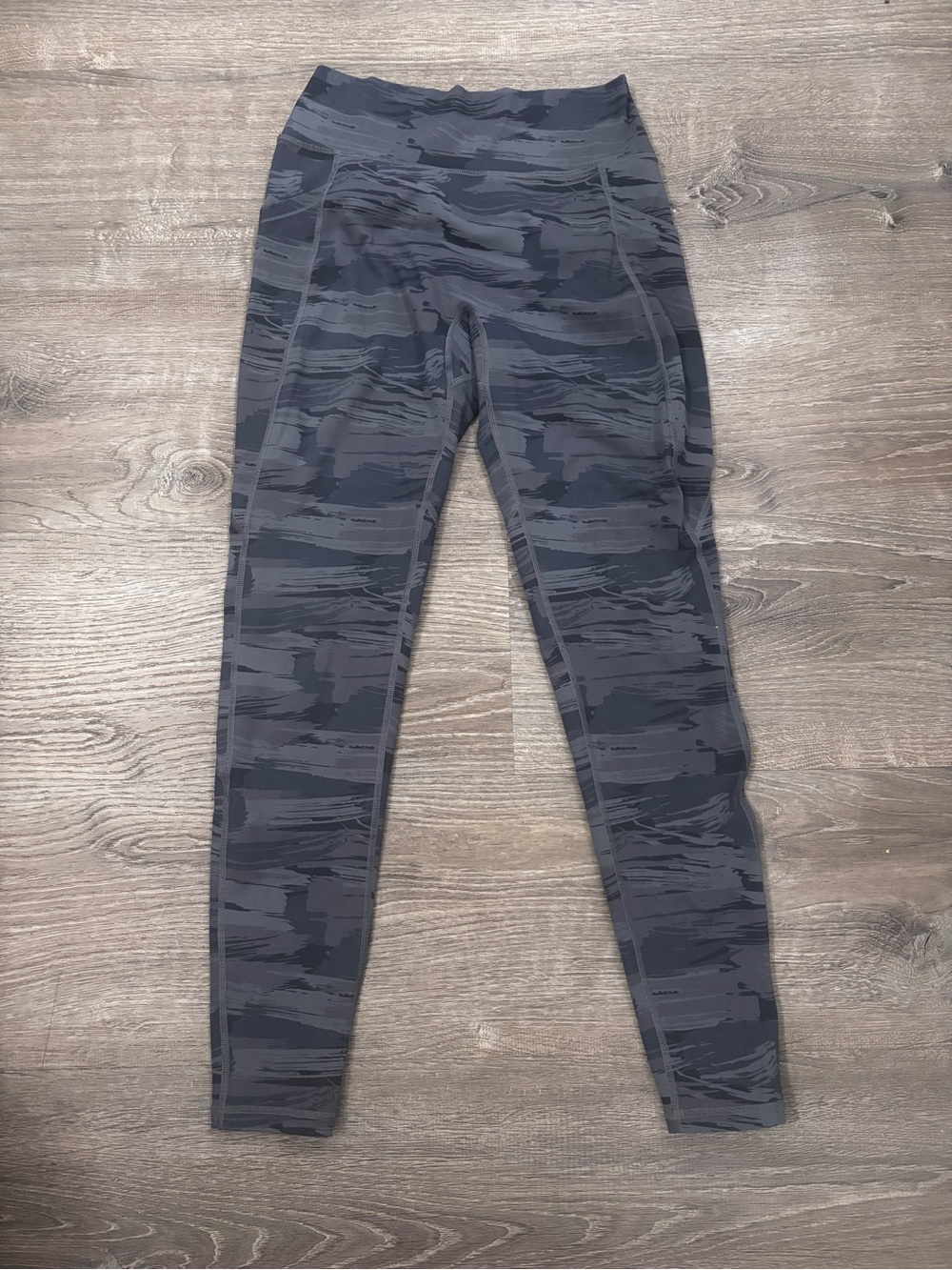 Alphalete Camo-Print Gray High Rise Performance Leggings Fits Sz Medium